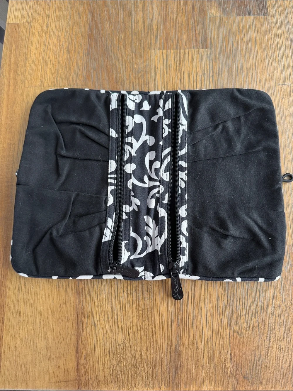 thirty-one Black & White Damask Jewelry Travel Case with Pink Drawstring Pouches